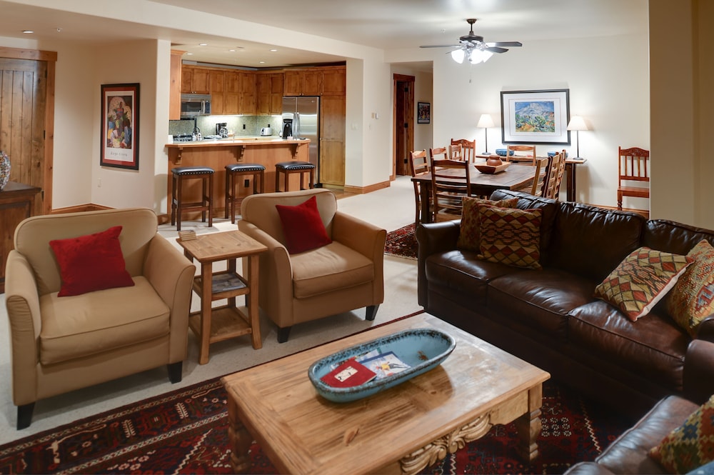 WestWall Lodge - Property Image 43