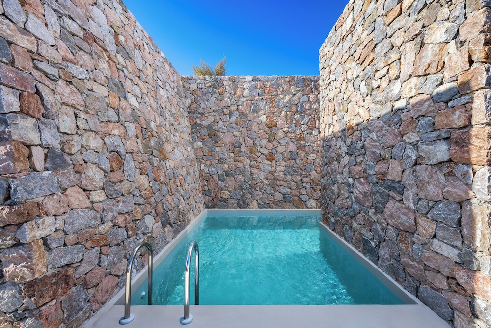 Felicity Cave Suites - Santorini