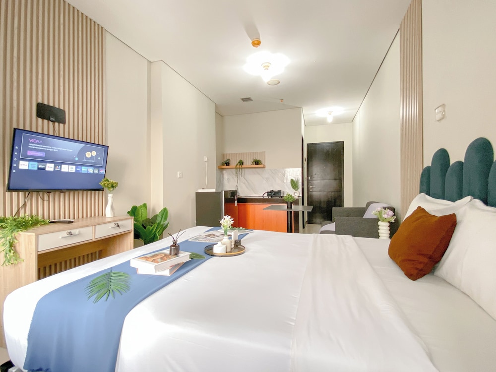 Best Furnished Studio At Nifarro Park Apartment