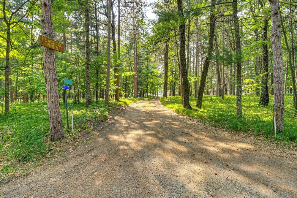 Family Retreat on Cross Lake: Boat, Swim & Relax!