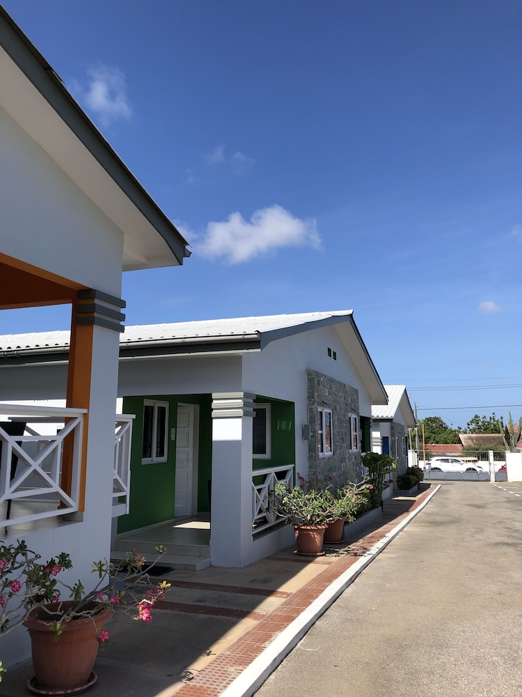 Lilu Apartments Curacao