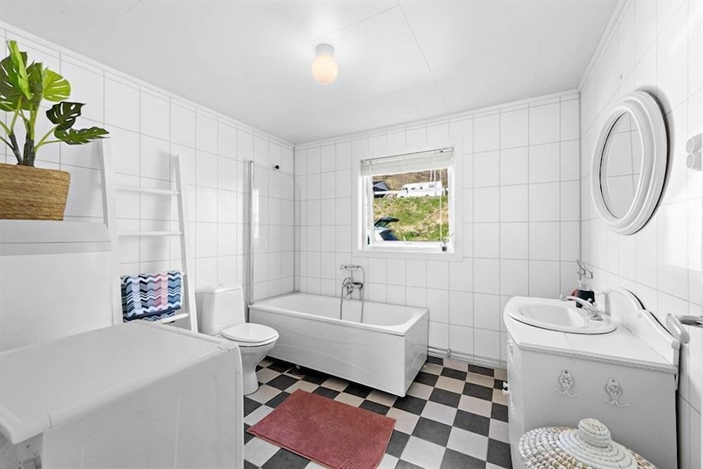 Private Cozy House by the Fjord view 2