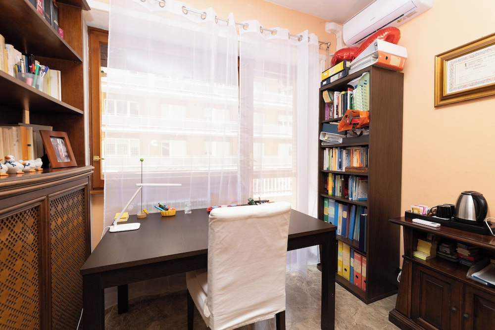 Rachele Charming House in Heart of Rome
