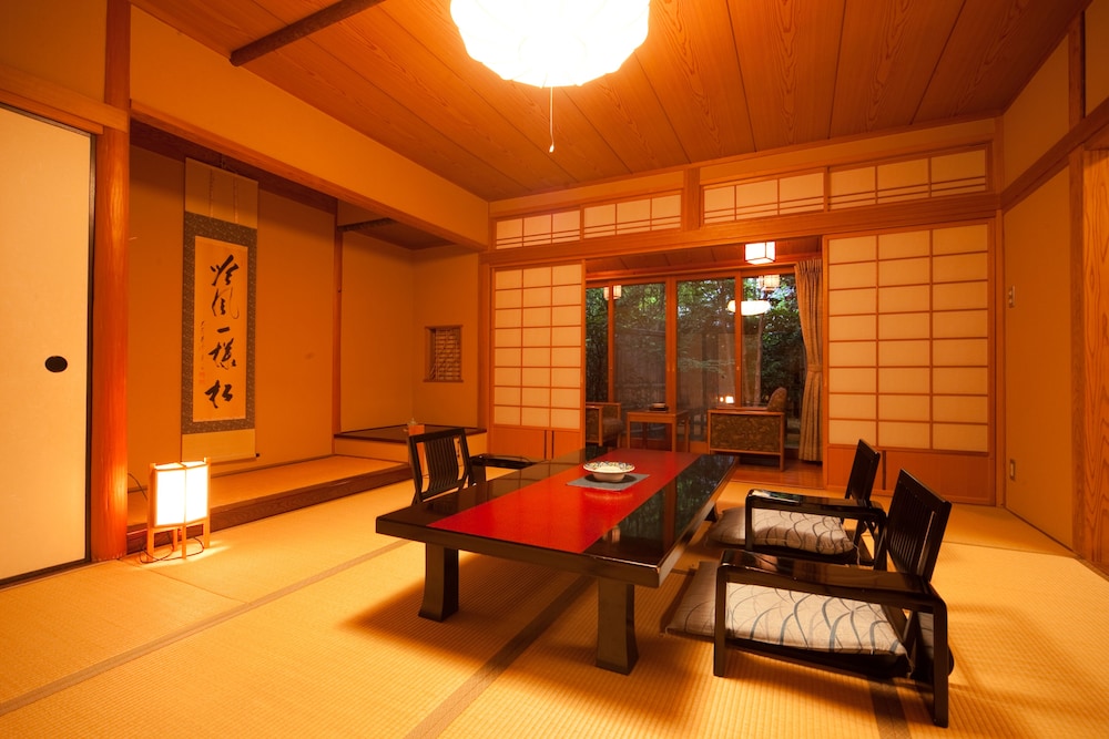 Ryotei Tanokura 17