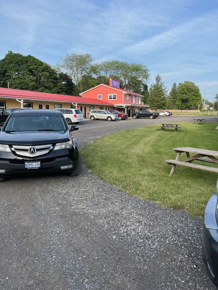 Cobourg Inn