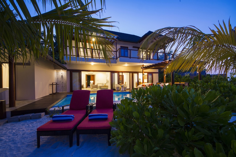Summer Island Maldives