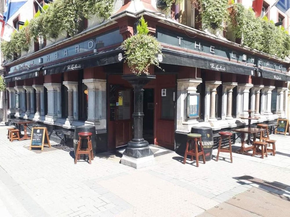 The Lombard Pub & Townhouse