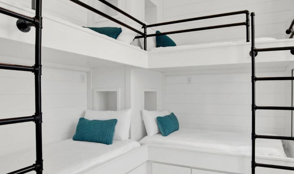 Sea La Vie at Eleanor Beach