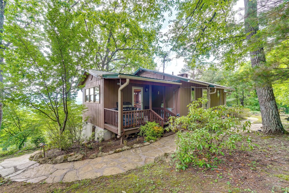 Tallassee Family Home w/ Stunning Smoky Mtn Views view 3