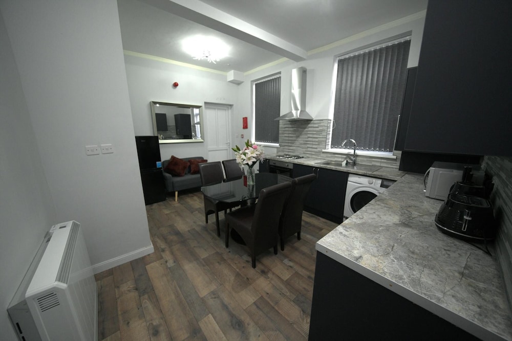 Charming Oxford Apartment in Telford - Flat 2