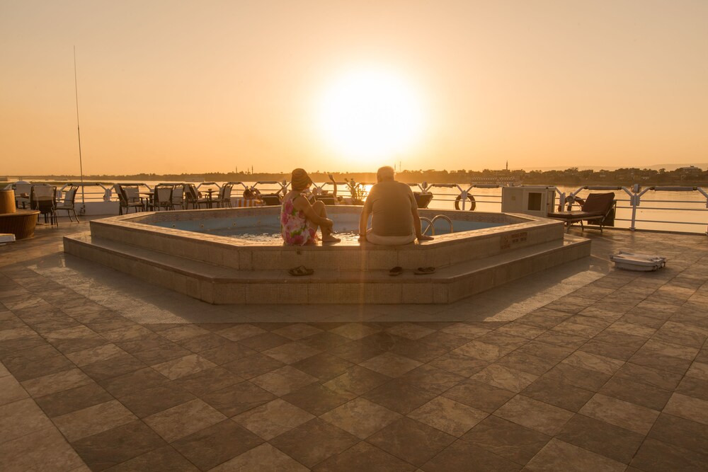 MS Nile Azur, Luxor-Luxor 7 Nts Cruise Sat-Sat