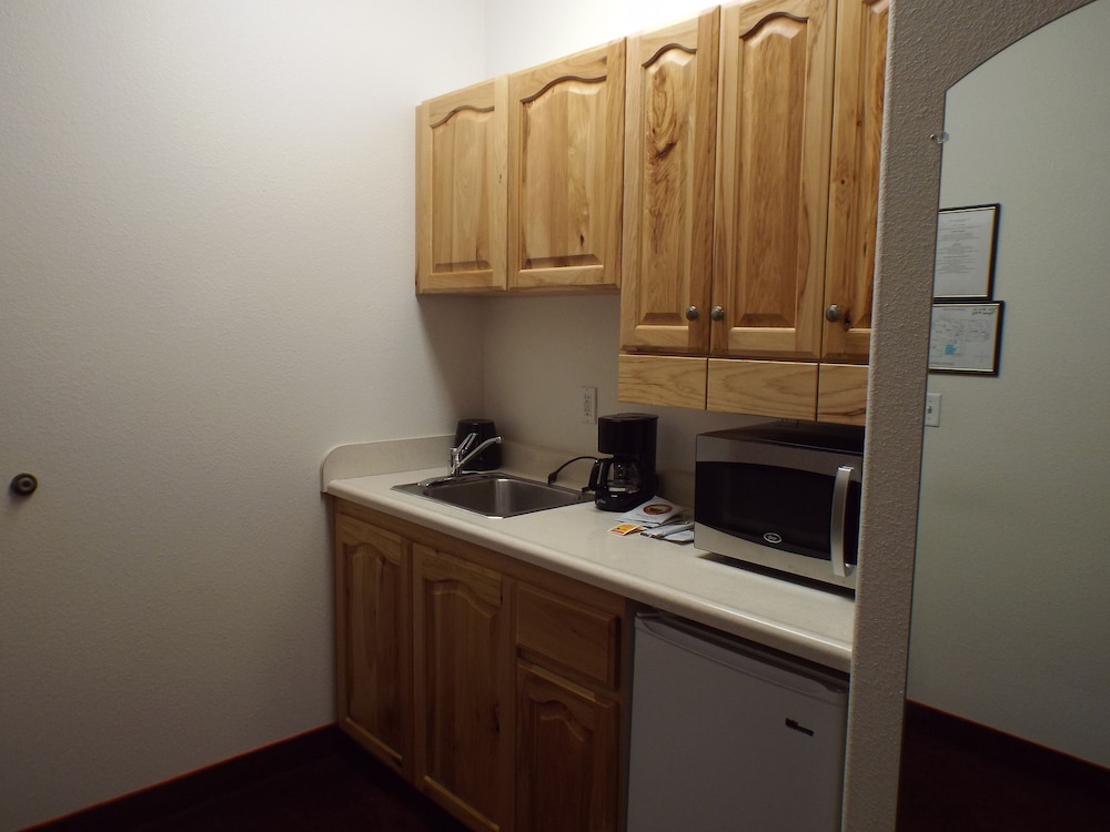 Greenwood Village Inn & Suites