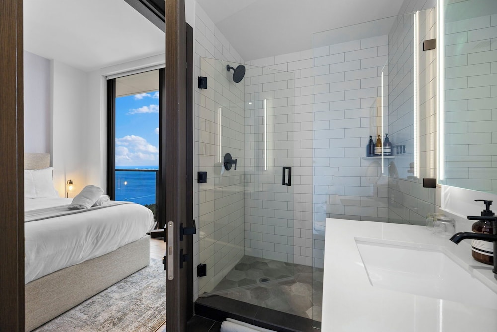 Luxury Spacious Condo at Downtown Miami