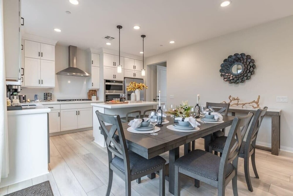 @marbella Lane -amazing 5BR Home in Rancho Mission