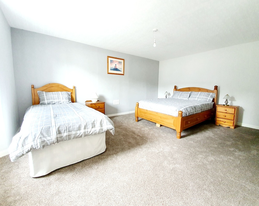 Spacious Holiday Home Closeby The River view 5