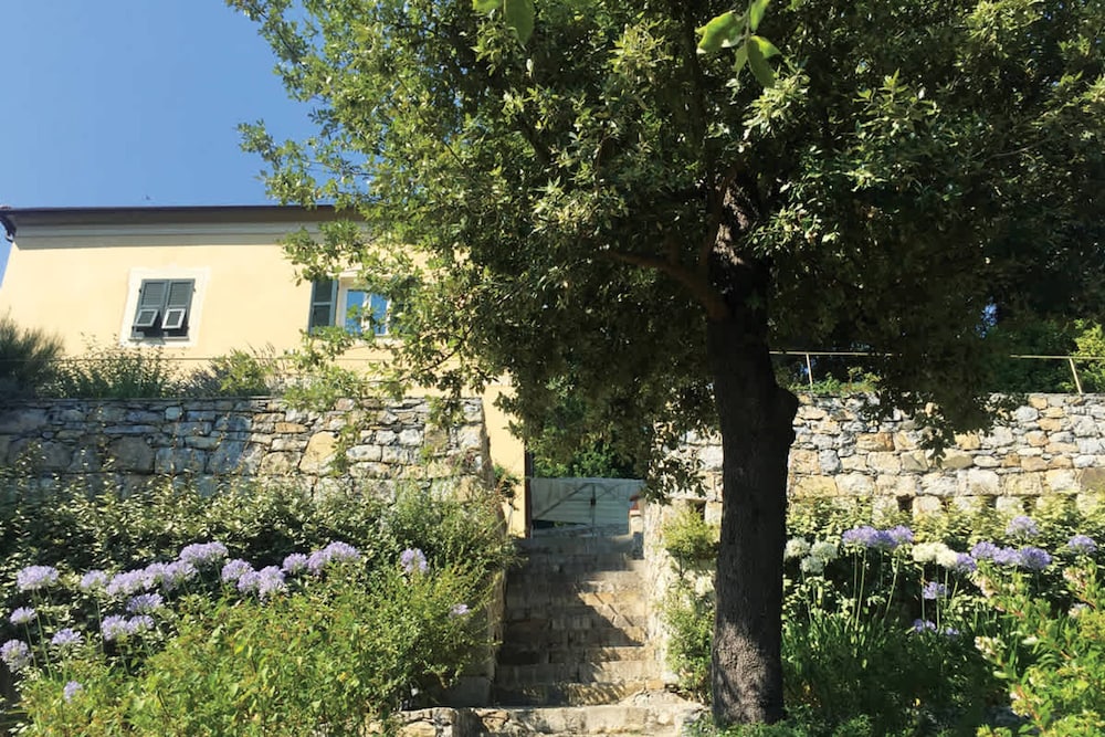 Casa Leopoldo in Castiglione Chiavarese