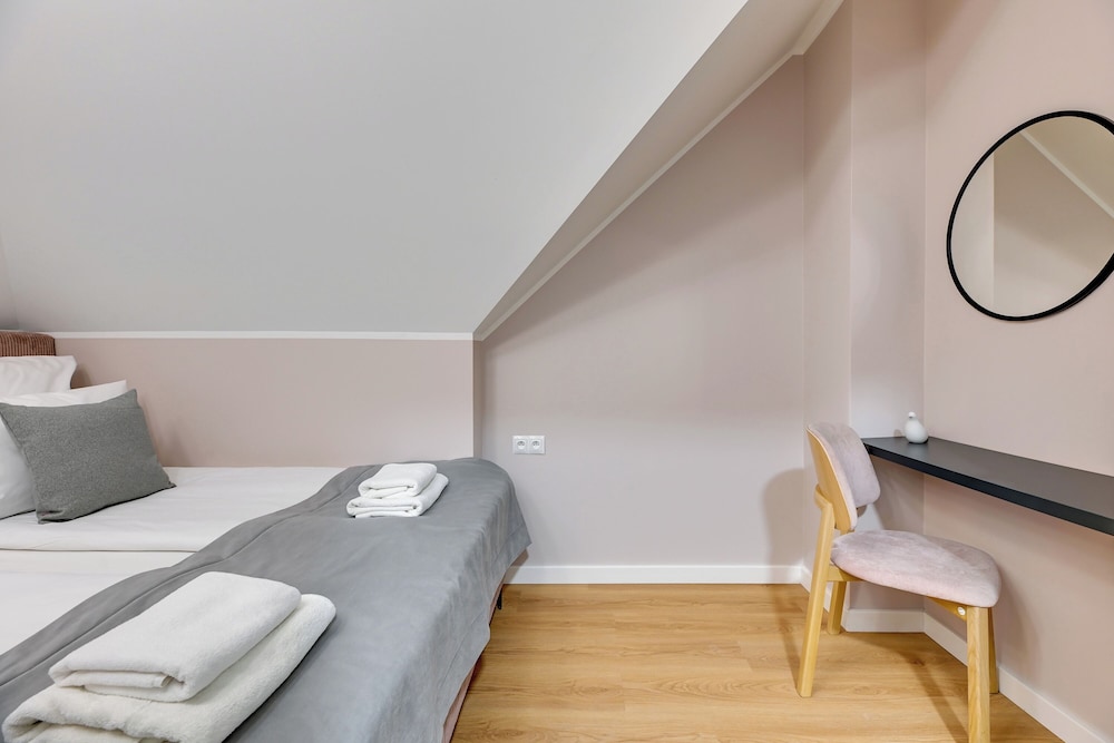 Waterlane Vintage Fitness & Gym by Downtown Apartments