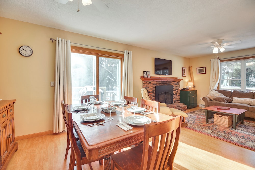 1 Mi to Sugarbush Resort: Dog-friendly Home!