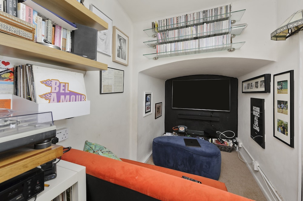 Beautiful Battersea Home by Clapham Junction by UnderTheDoormat