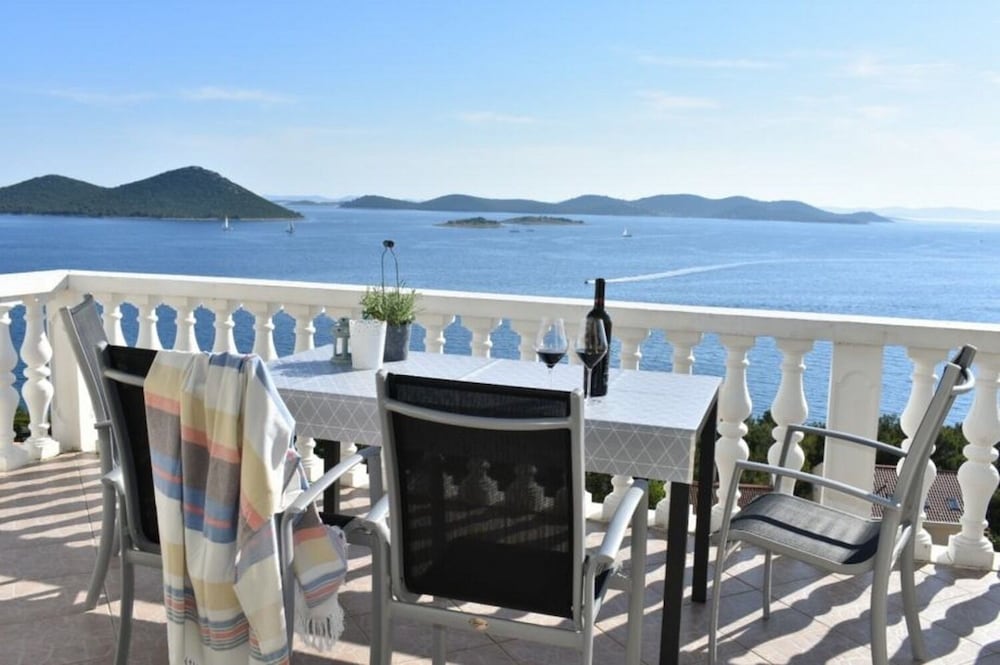 Josip - sea View - A3 view 3