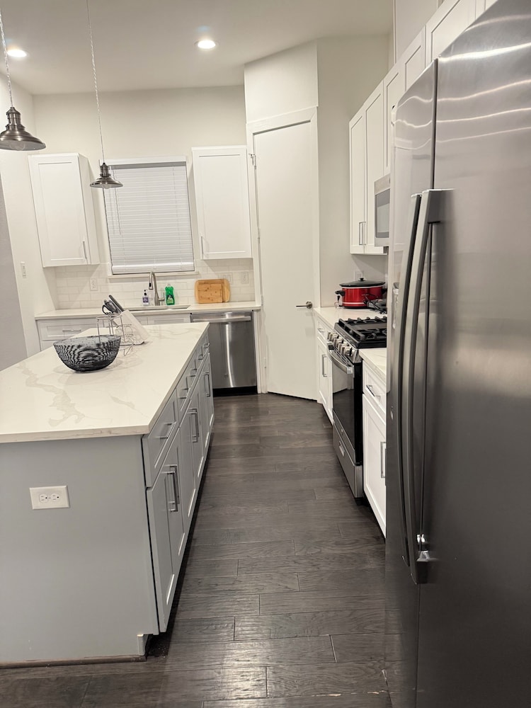Luxury 3BR for Families Nurses and Group