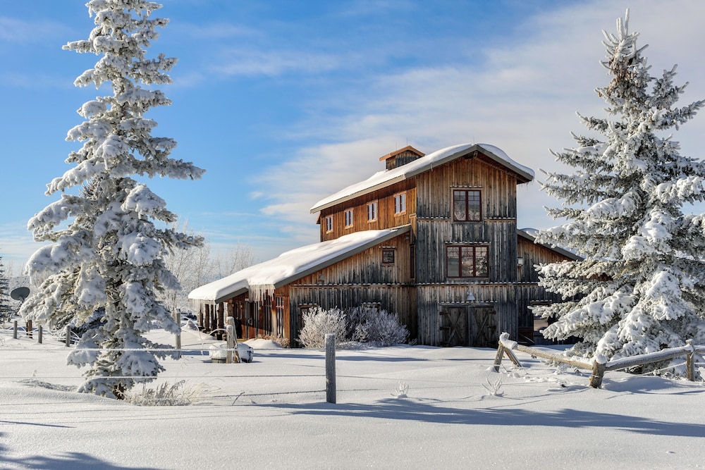 On 20 Scenic Acres: Mtn Retreat in Star Valley