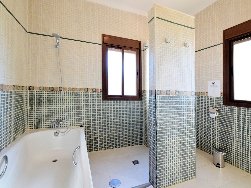 Comfortable Luxury Villa With Private Swimming Pool photo 4
