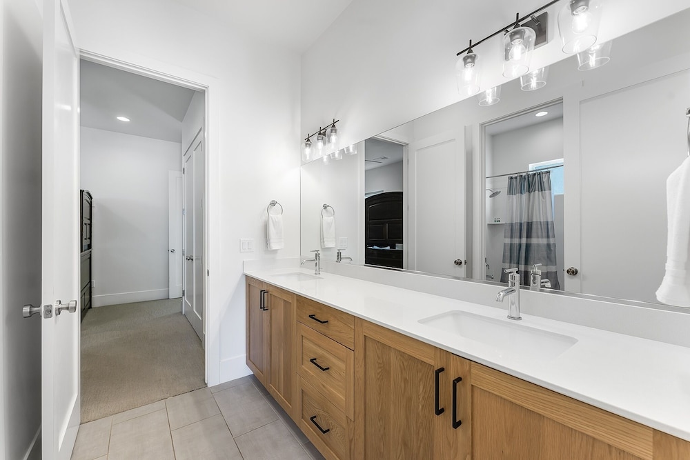 Villa #17 At Bloomington Country Club 4 Bedroom Townhouse