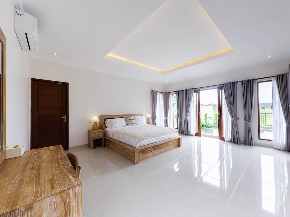 Villa Pakis view 4