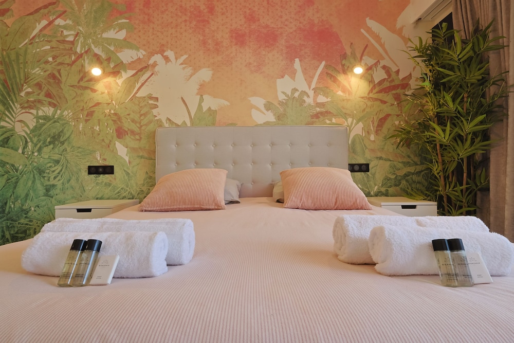 Le Jungle in Cannes With 2 Bedrooms and 2 Bathrooms