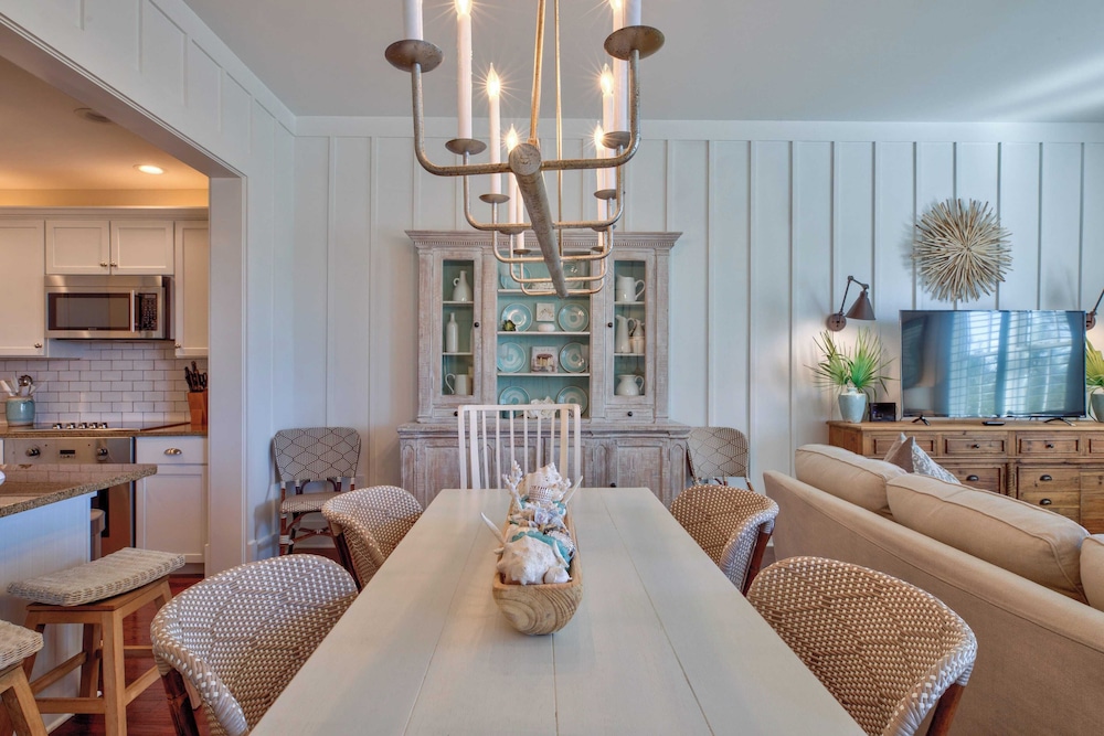 Hello 30a! by Avantstay Private Beach Access, Pool & Fitness Center