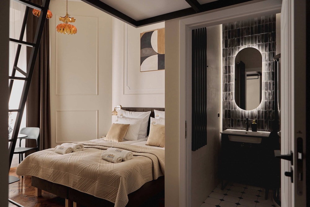 OLD TOWN Charm & Chic by Downtown Apartments