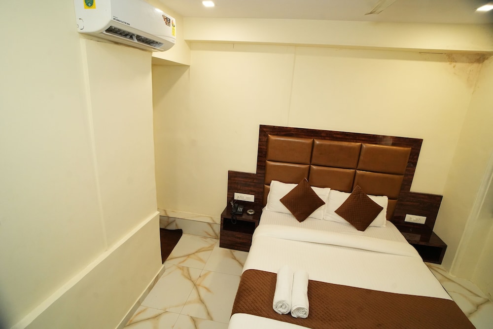 Hotel Rinza Residency