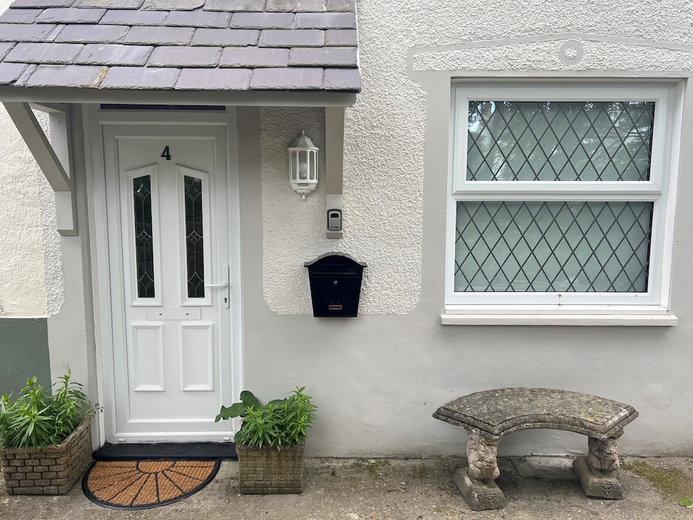 4 Railway Terrace