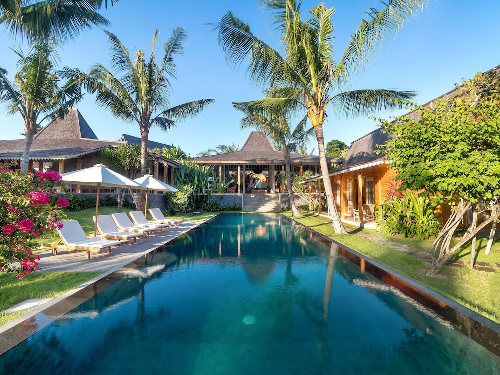 Mannao Estate by Villa Finder