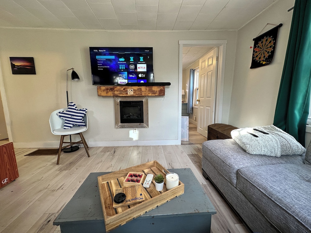 Peaceful Lily Pad Cottage in Hubbards