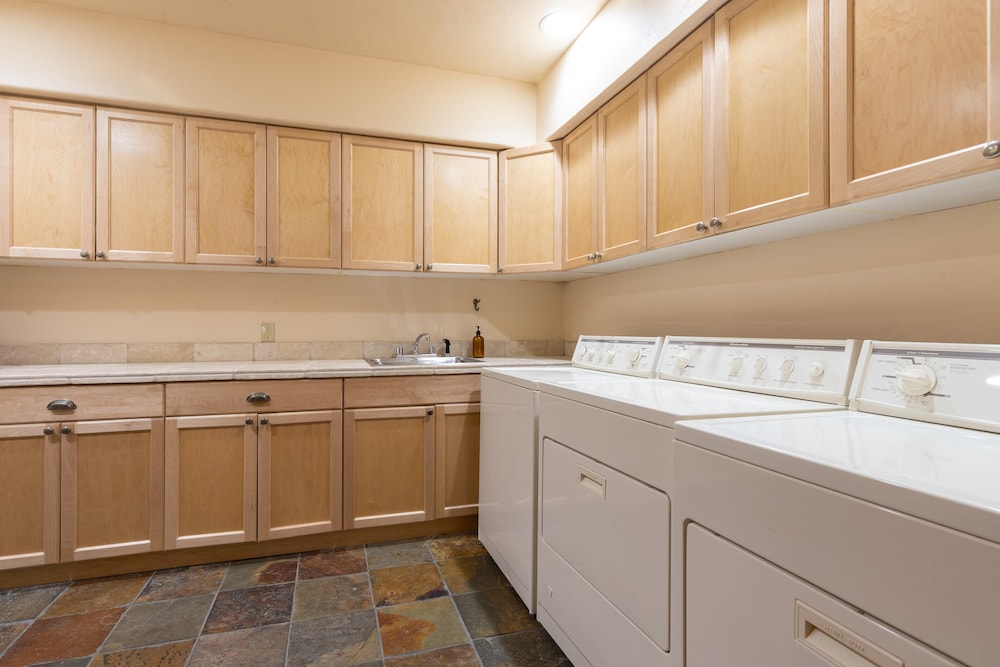 Ute Lodge by Avantstay Cozy Expansive Mountain Home Close to the Slopes! view 3