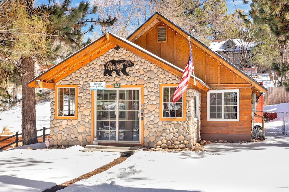 Lily's Bear Cabin #2544