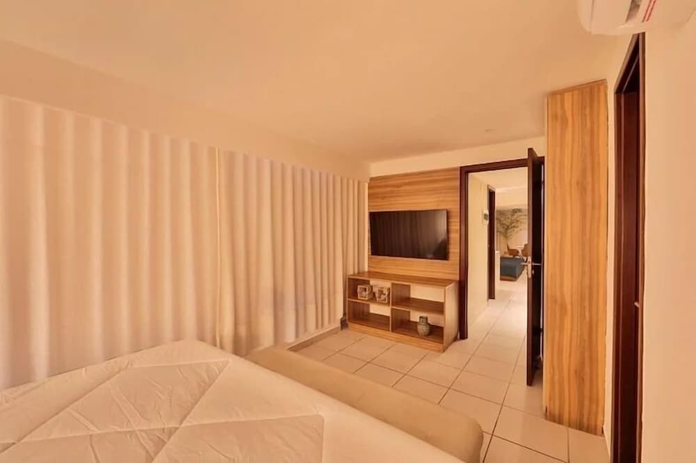 HY Beach Flats