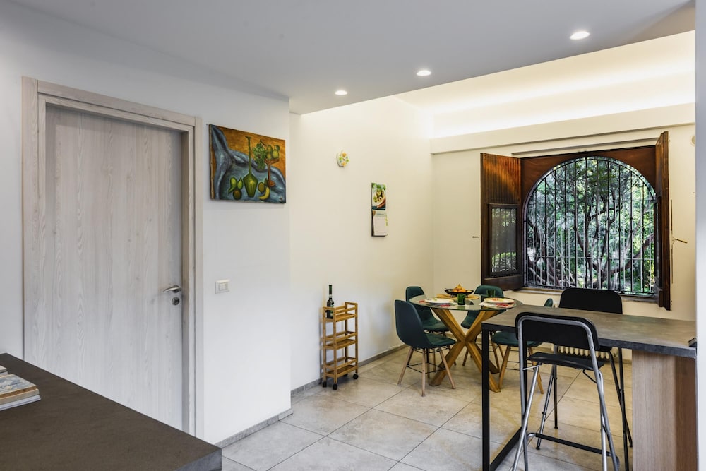 Euphorbia Apartment 2 in Catania by Wonderful Italy