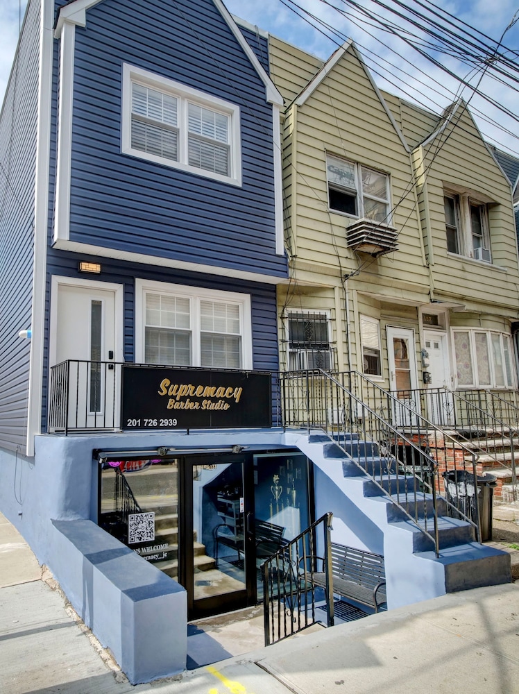 Comfy Bright Peaceful 1BR - Minutes to NYC