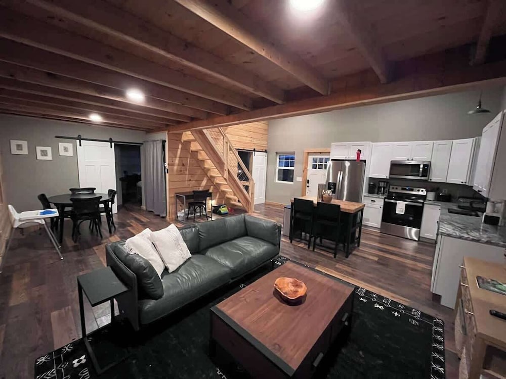 The Treetop Retreat Family Getaway in Scenic Hocking Hills