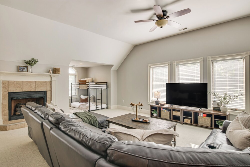 Boat Dock & Movie Theater: Lake Wylie Retreat!