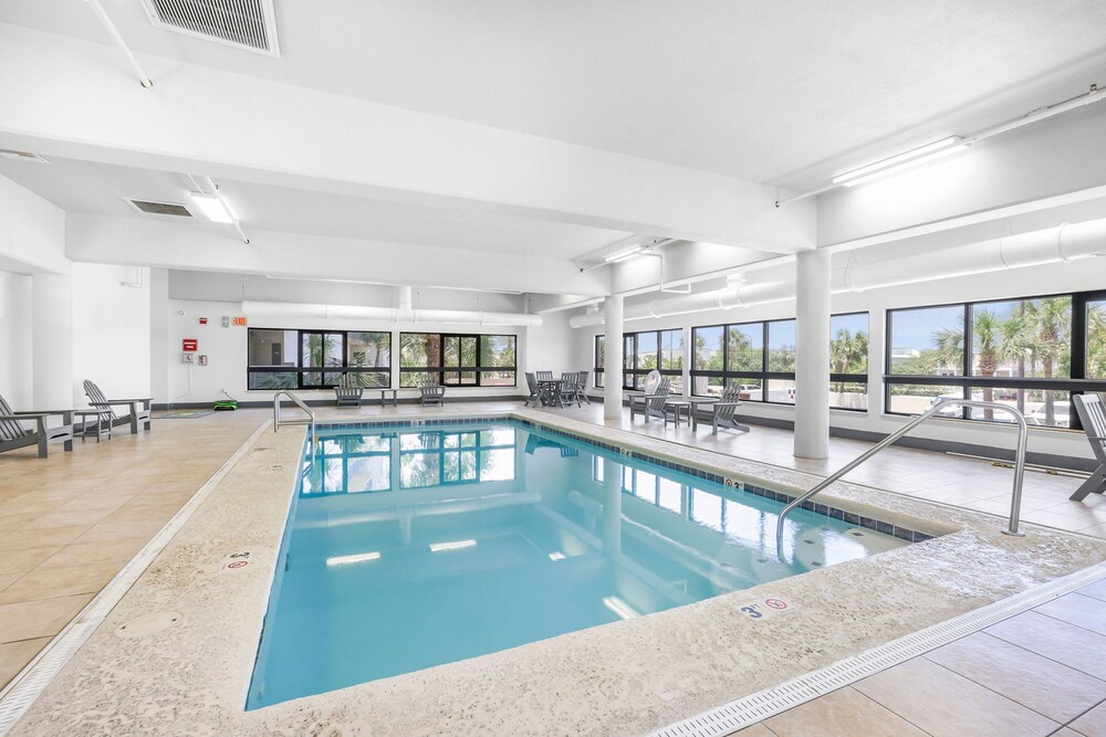 Palms 915- Premier Beachfront Condo