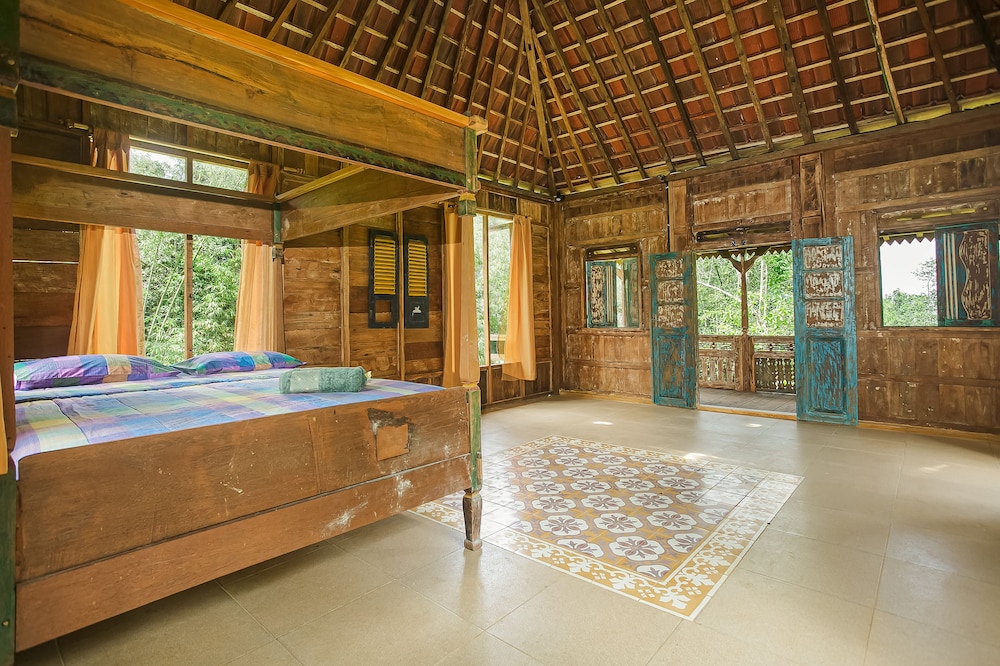 Tepi Sawah Lodge