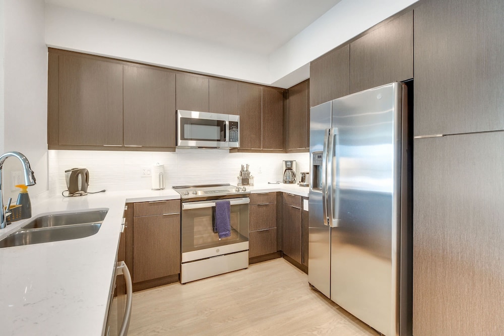 Stylish 2BR Near Dodgers Stadium by Oneluxstay