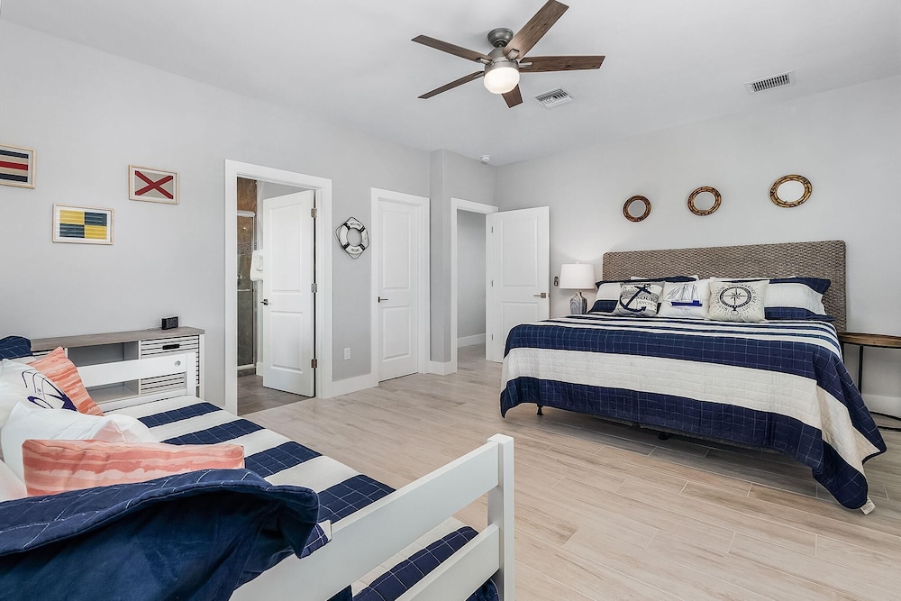 Captain's Quarters