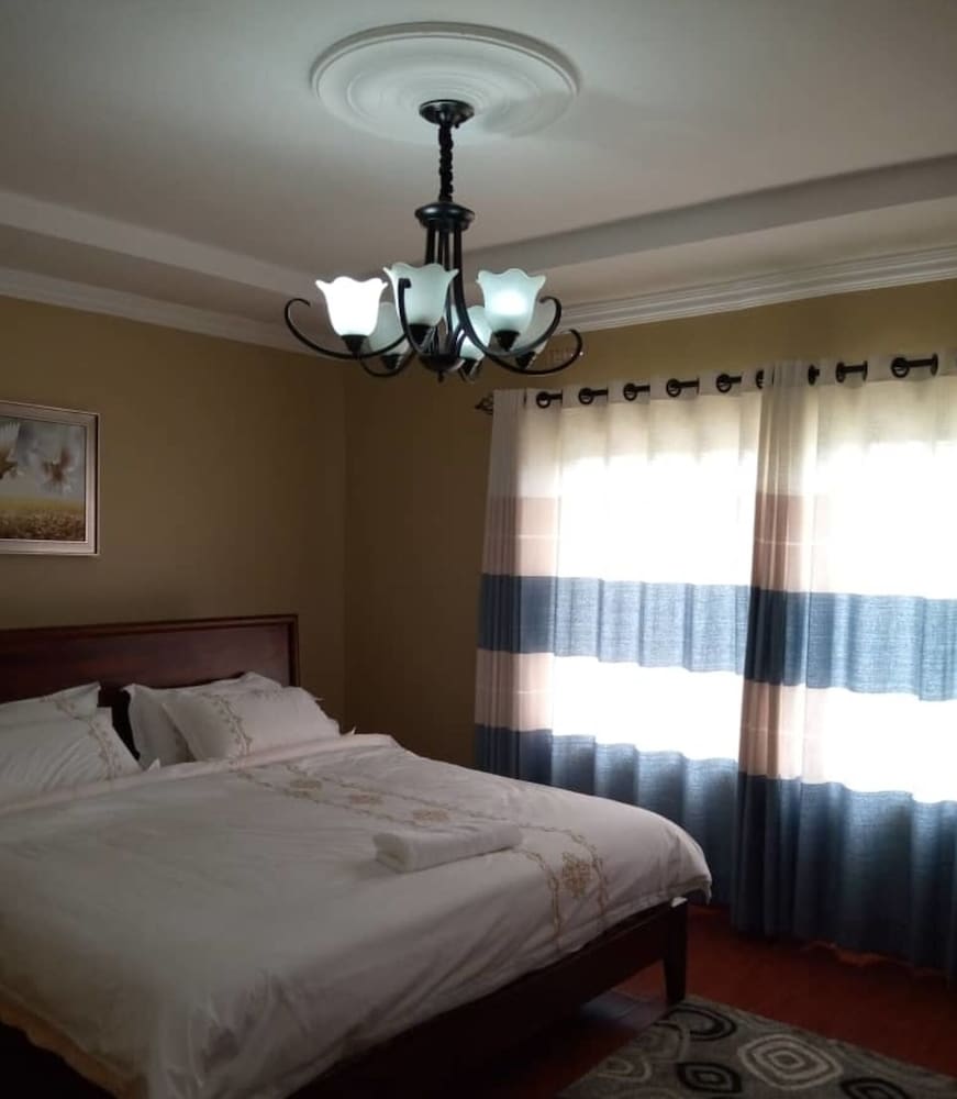 3 Bedrooms Exclusive House in Mass Media view 4