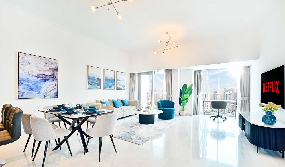 LUX Cayan Superior Suite 4 Dubai Marina