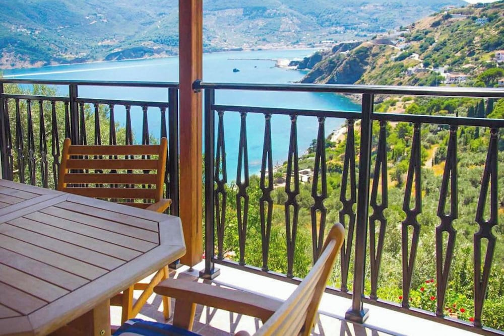 Villa Elena Glysteri